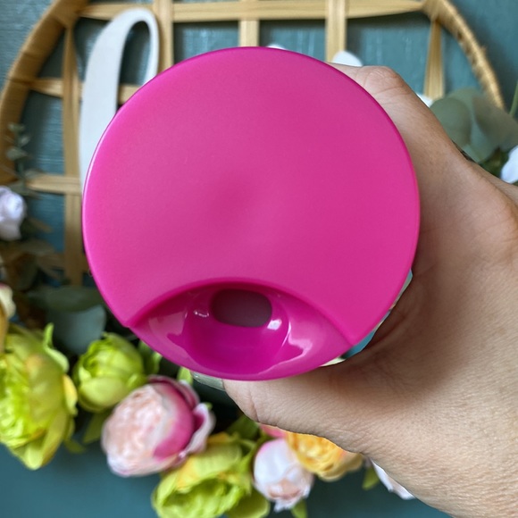 SOLD - Limited edition fuchsia Starbucks holiday 2021 tumbler - Picture 8 of 9